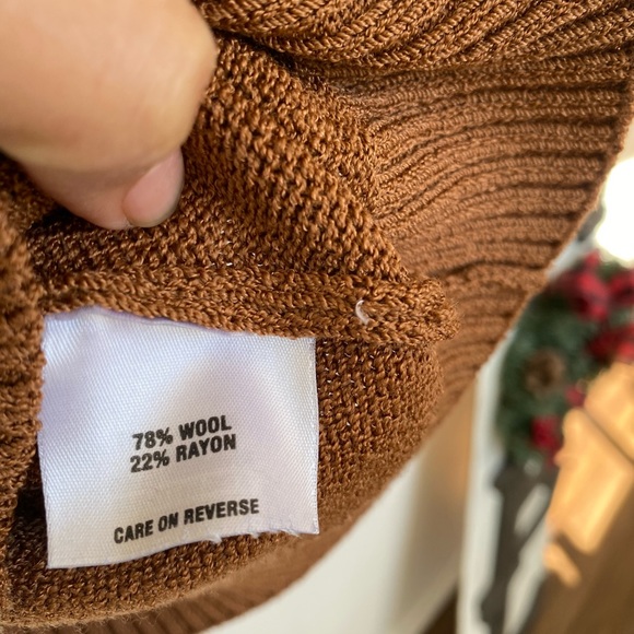 St. John Sport Knit Camel Full Zipped Sweater Small - Picture 6 of 10